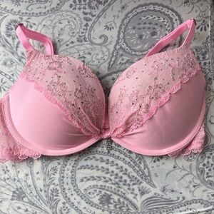 Beautiful Victoria’s Secret Elegant Pink Lace Bra with Rhinestone Accents-38C
